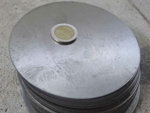 Servicio de punzonado de planchuela, puntas forjadas, aros y retorcidos